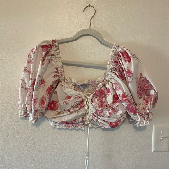 Strangers and lovers floral top - Picture 1 of 3